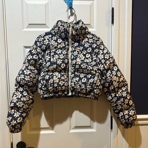 Cropped Floral Navy and White Puffer Jacket Size Small